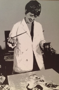 Frau die ein Bild malt